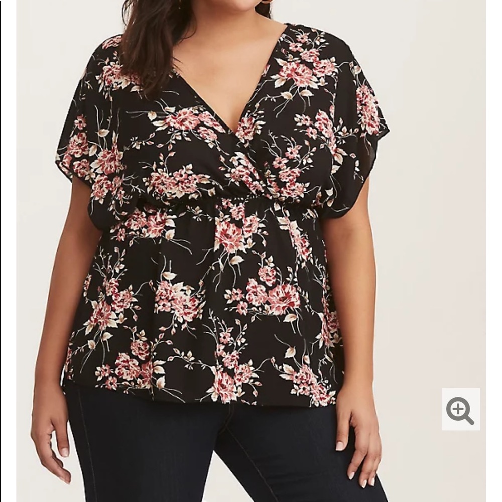 Torrid - FLORAL PRINT SURPLICE BABYDOLL TOP